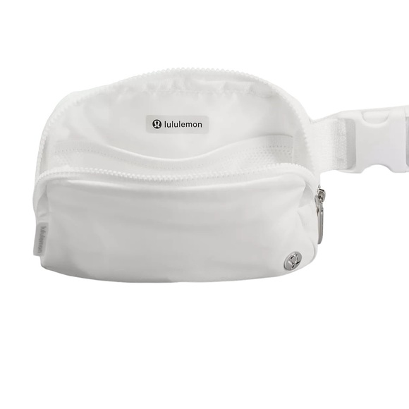 Lululemon Everywhere Belt Bag 1L, white, NWT - Picture 3 of 7